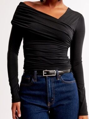*NWOT* A&F Off The Shoulder Draped Long Sleeve Top